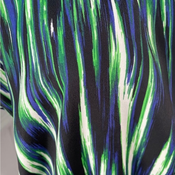 Micheal Kors top size small - Picture 3 of 3